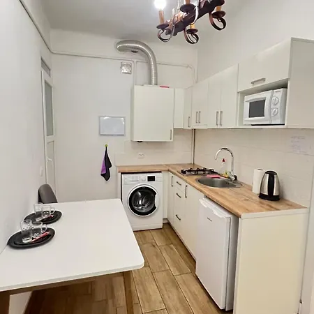 Апартаменти Brand New In Center