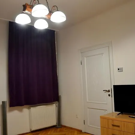 Apartment Brand New In Center *